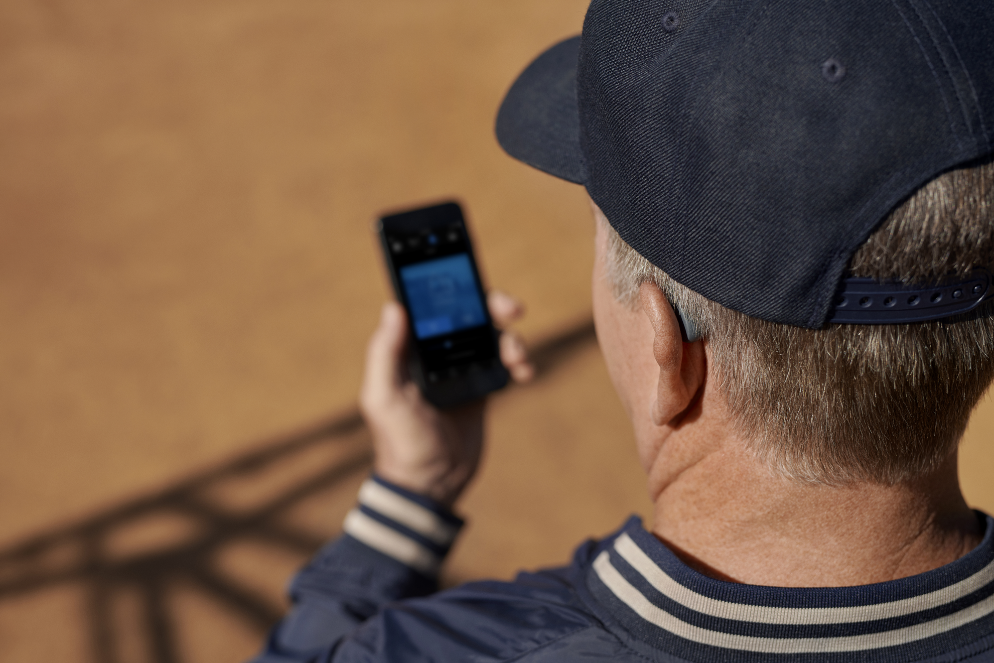 BT_AM_PITCH_COACH_SHOULDER_GRAVEL_1